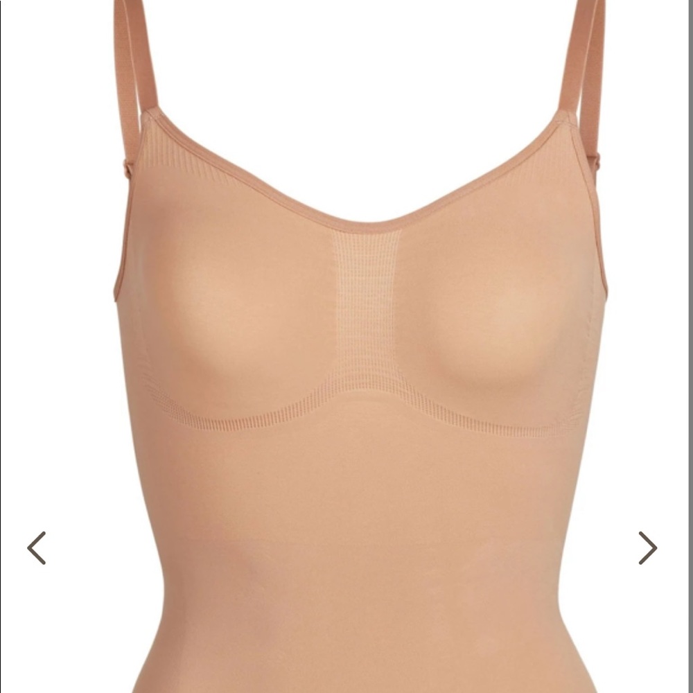 COPY - Skims sculpting body suit